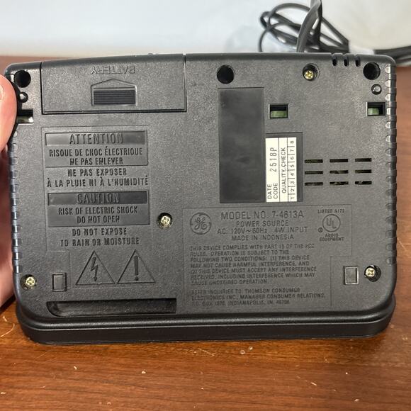 Vintage Woodgrain GE AM/FM 7-4613A Digital Alarm Clock Radio Tested Works - Picture 8 of 9